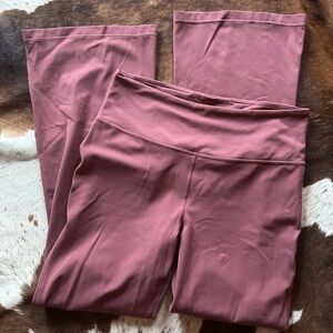 Women's Lululemon wide leg Pants